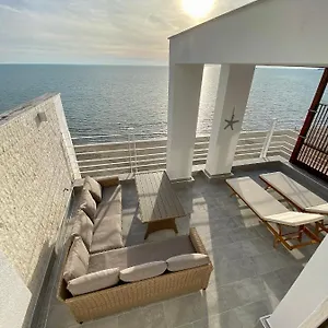 https://luxury-penthouse-with-full-sea-view.albaniahotels.org