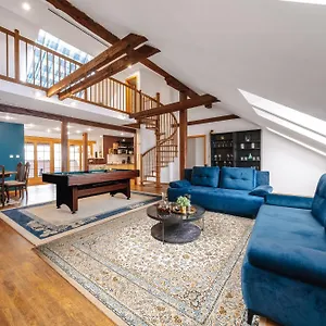 https://wagner-stays-5bd-duplex-penthouse-billiard-whirlpool-cinema.praguehotelsweb.com
